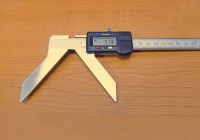 Digital caliper 150mm for measuring the diameters of incomplete circular parts