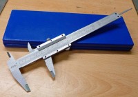 150mm analog caliper with millimeter scale