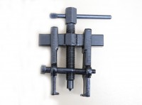 Adjustable two-arm puller for bearings 38x65 mm