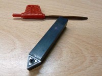 Turning knife 10x10mm front with replaceable insert and key