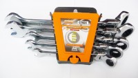 Set of 8-19mm articulated ratchet wrenches in holder